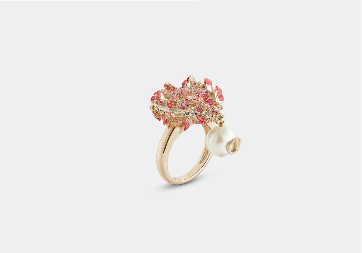 Anel Le Cœur des Papillons, € 450, Christian Dior.
